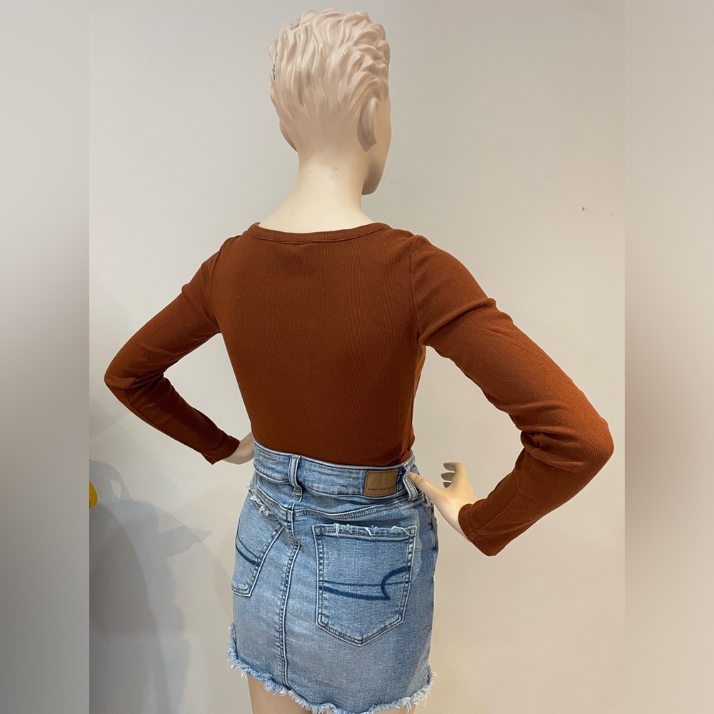 BANANA REPUBLIC | Ribbed Henley Long Sleeve
Stretchy Tight Rust Bodysuit XS - Picture 7 of 15